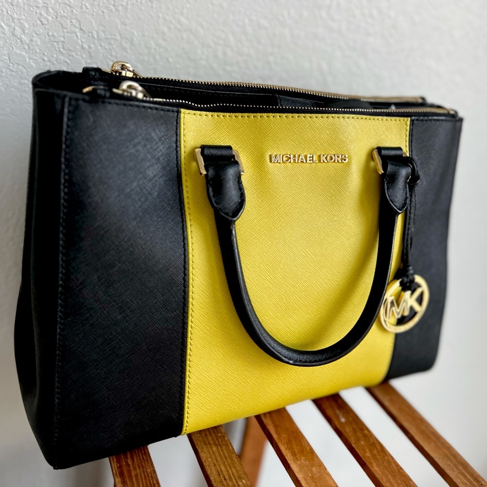Michael Kors Large Tote Purse LIKE NEW